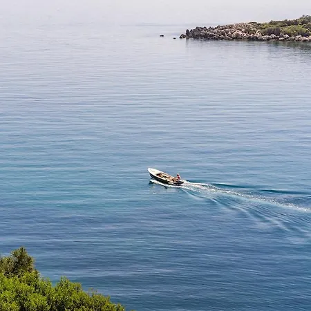 Dorsia With Sea View Apartment