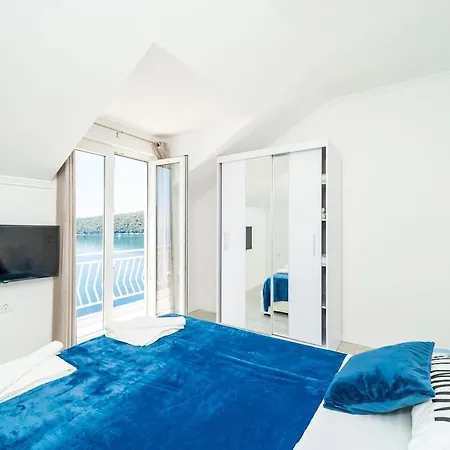 Dorsia With Sea View * Molunat