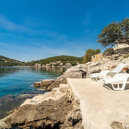 Apartment Dorsia With Sea View Molunat