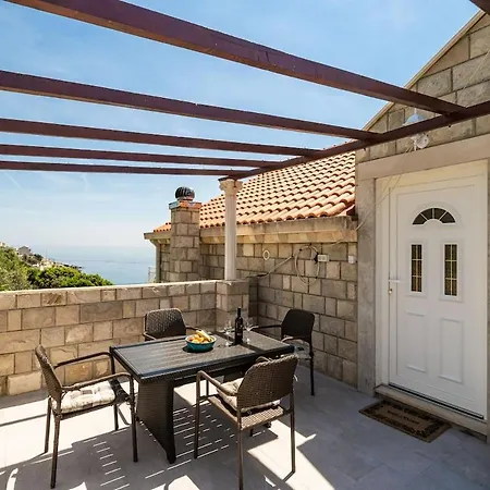 Dorsia With Sea View Apartment