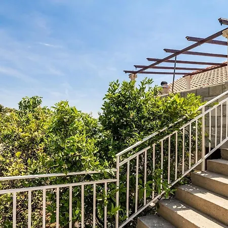 Dorsia With Sea View Apartment